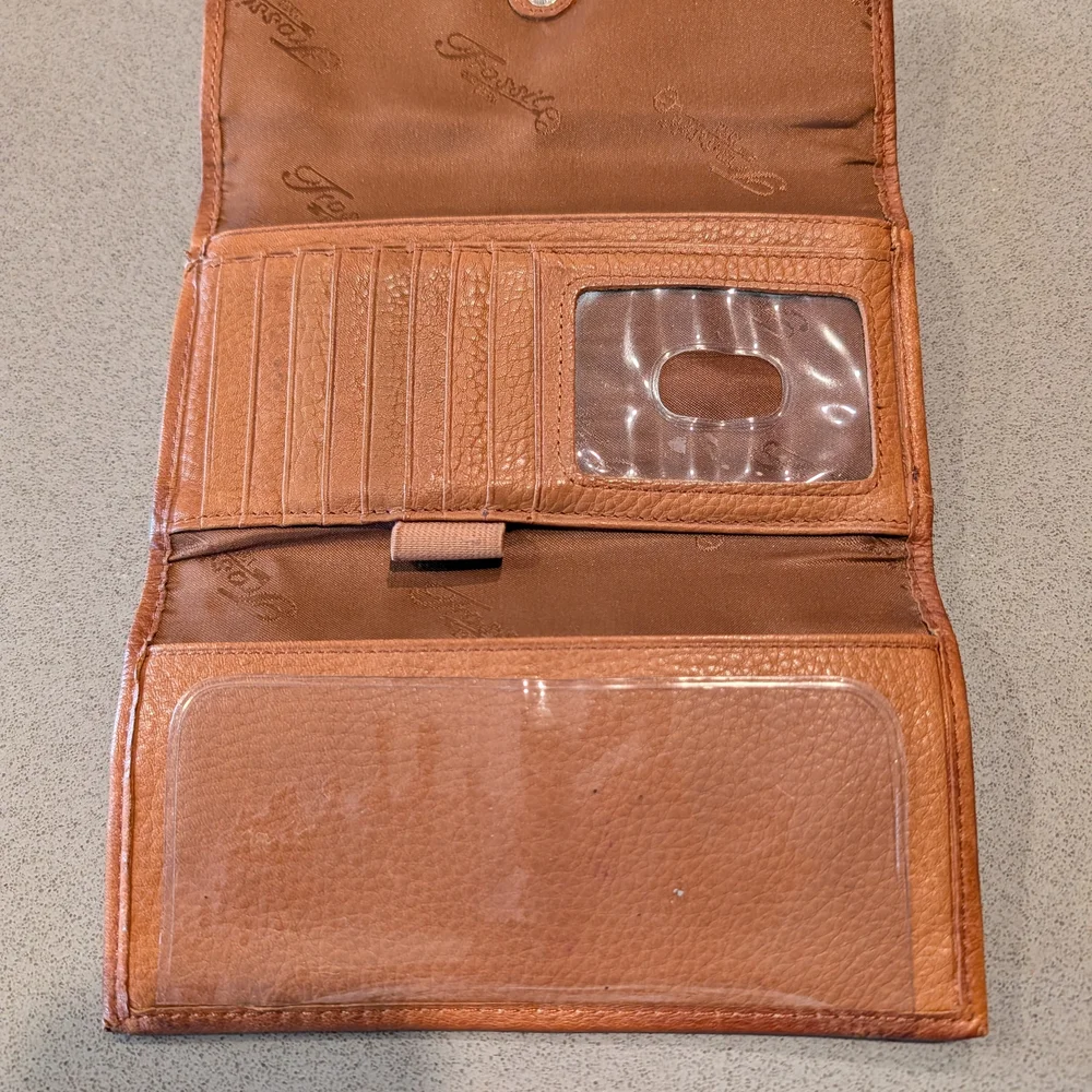 Fossil Leather Wallet in Tan Brown
